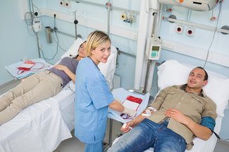 Донорство крови в России: как стать почетным донором?