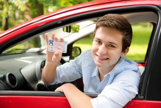 Каков срок действия водительских прав и порядок их продления?